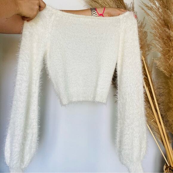 NEW DOLLS KILL BLUE BLUSH White Cropped Crop Top Plunge VNeck Fuzzy Sweater S - Picture 5 of 8
